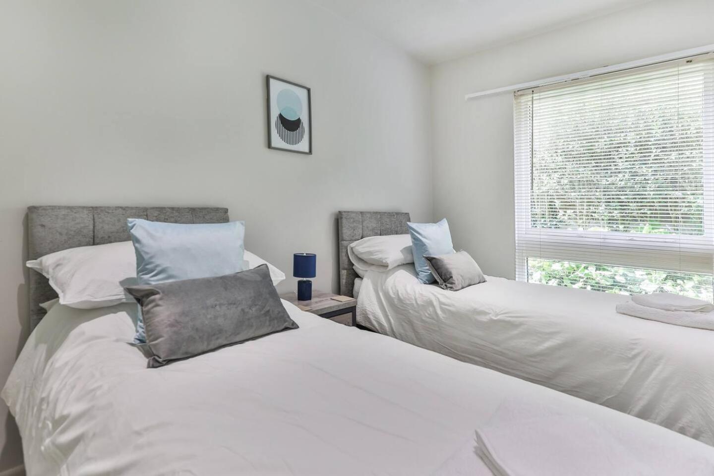3 Bedroom Bungalow Close To Peak District With Garden Sheffield Eksteriør bilde