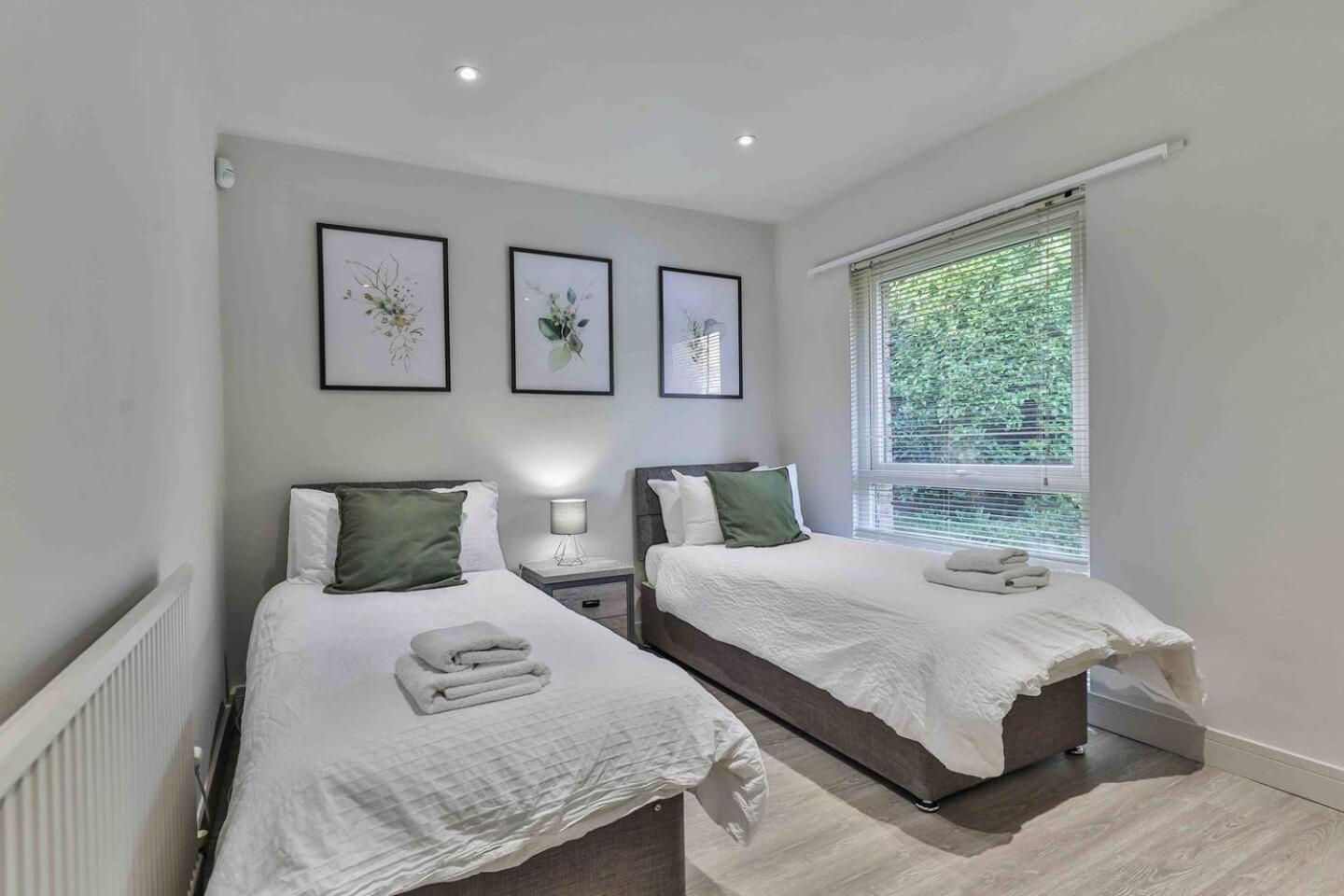 3 Bedroom Bungalow Close To Peak District With Garden Sheffield Eksteriør bilde