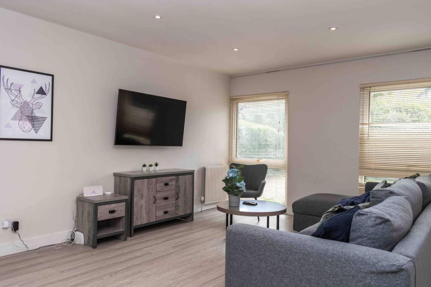 3 Bedroom Bungalow Close To Peak District With Garden Sheffield Eksteriør bilde