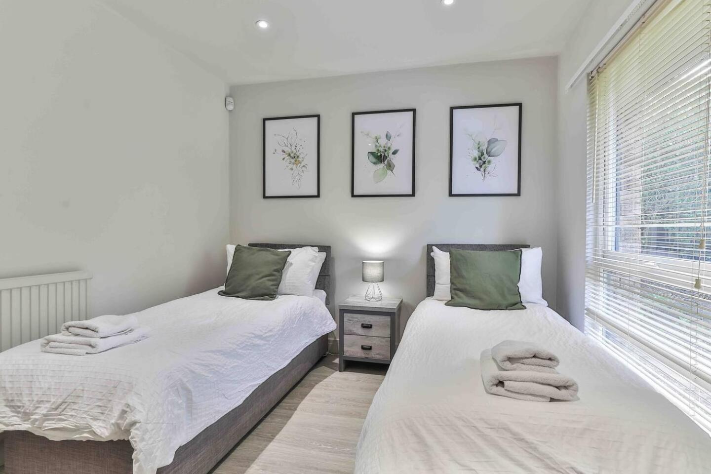 3 Bedroom Bungalow Close To Peak District With Garden Sheffield Eksteriør bilde